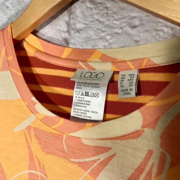 🏵LOGO designs pullover tunic. With pockets!! - Picture 6 of 6